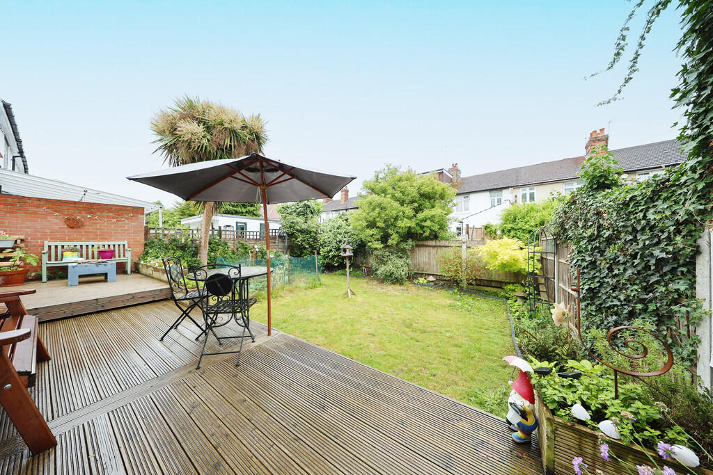 House in London, Broom Hill, Goddington - View 4