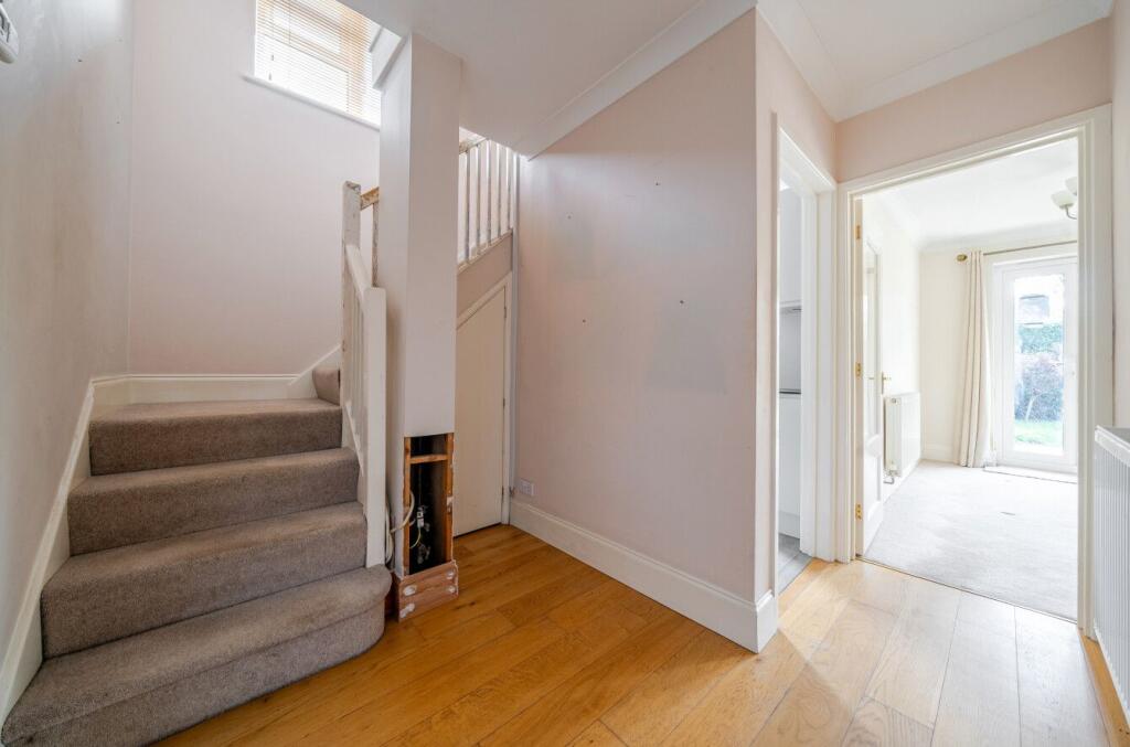 House in Southampton - More