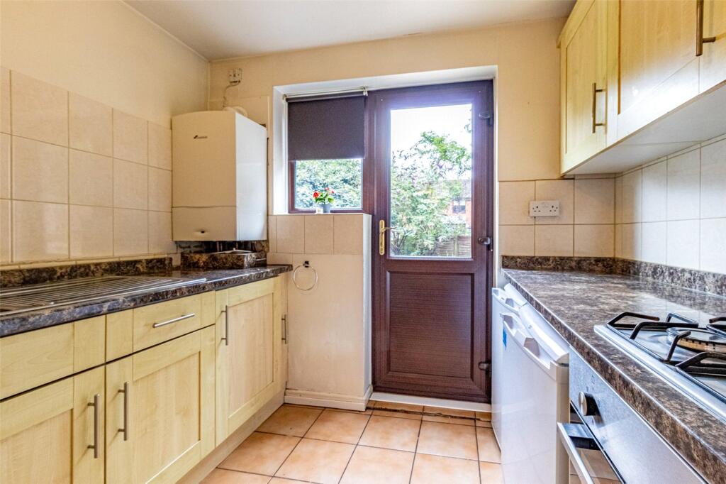 Apartment in Swindon, The Prinnels, Grange Park - View 2