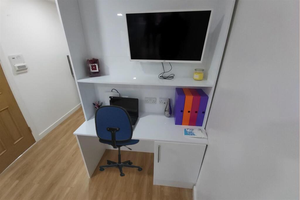 Additional image 5 of Tiverton Road