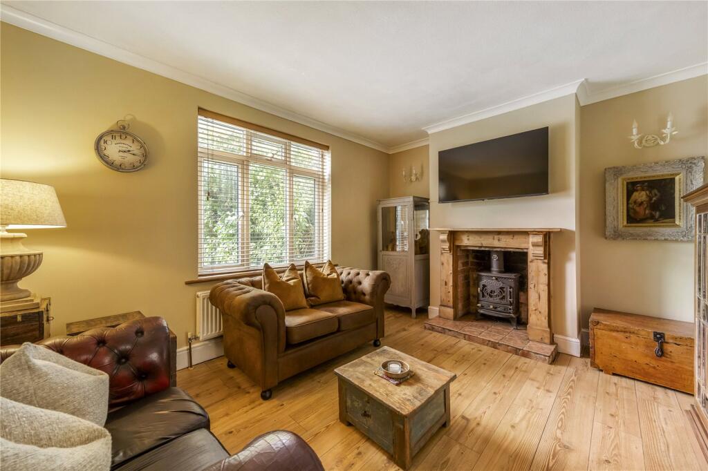 House in Gloucester - View 2
