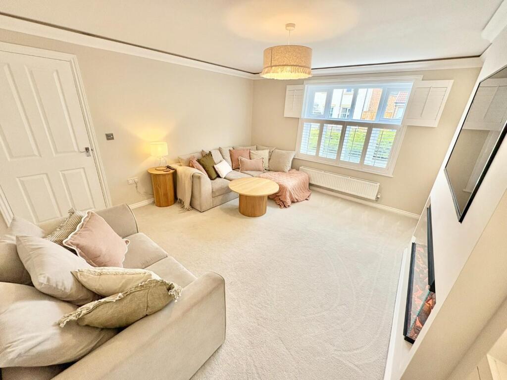 House in Darlington - More