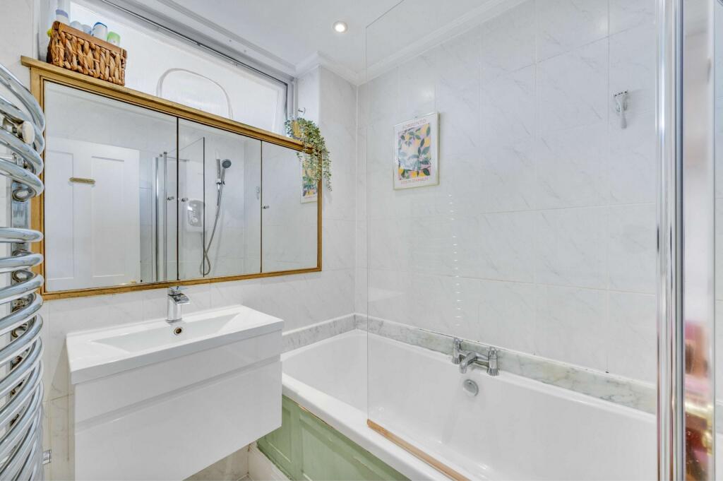 Apartment in London, Brondesbury Park, Brondesbury - View 4