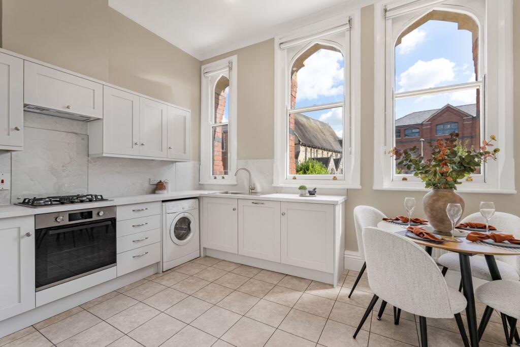Apartment in Gloucester - More