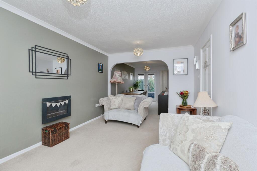 Knightsbridge Road, Glen Parva, Leicester photo 4