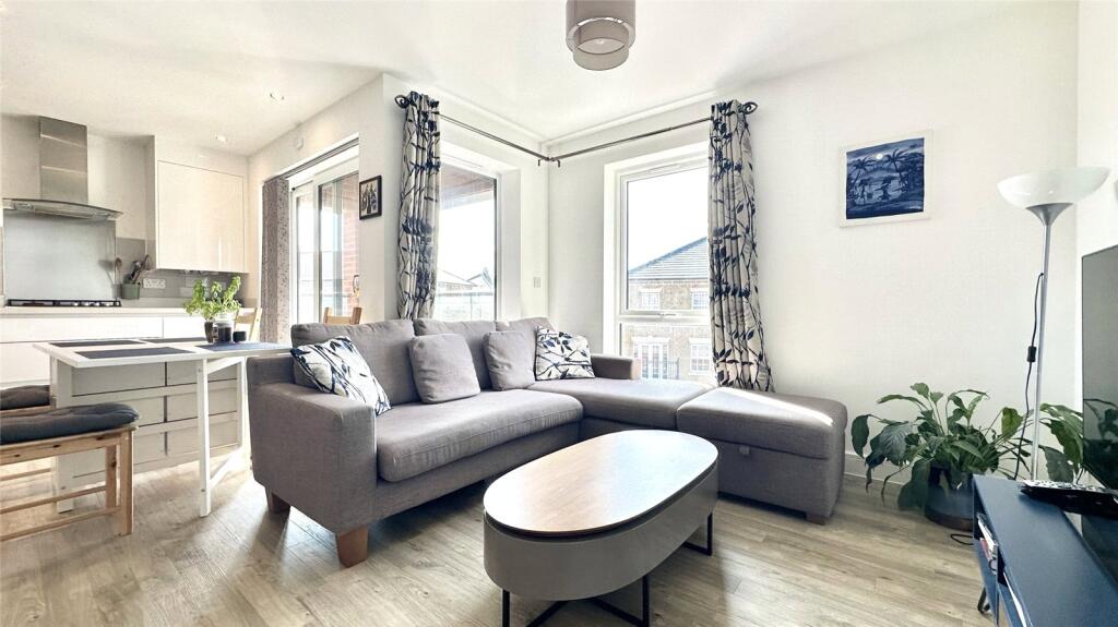 Apartment in Dartford, Ebbsfleet Green, Ebbsfleet Valley - View 4