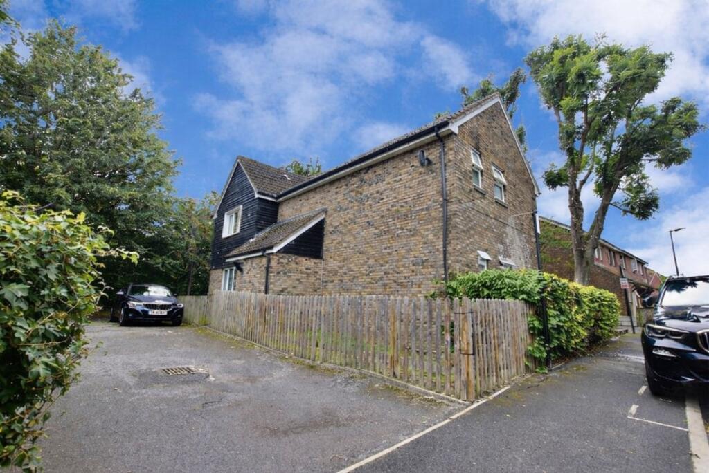 Main image of property: Hadleigh Walk, Beckton, E6