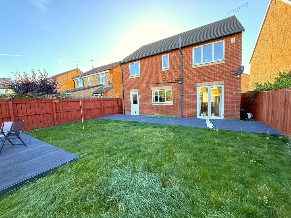 Talisker Gardens, Redcar, TS10 photo 4