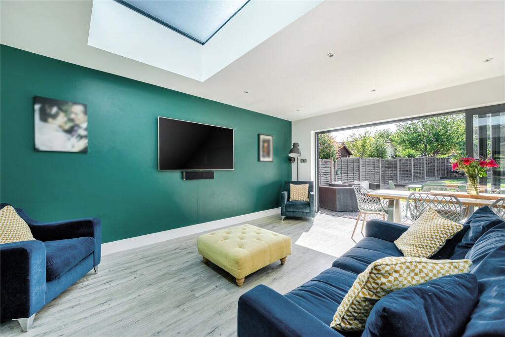Horsell Way, Horsell, Surrey, GU21 photo 4