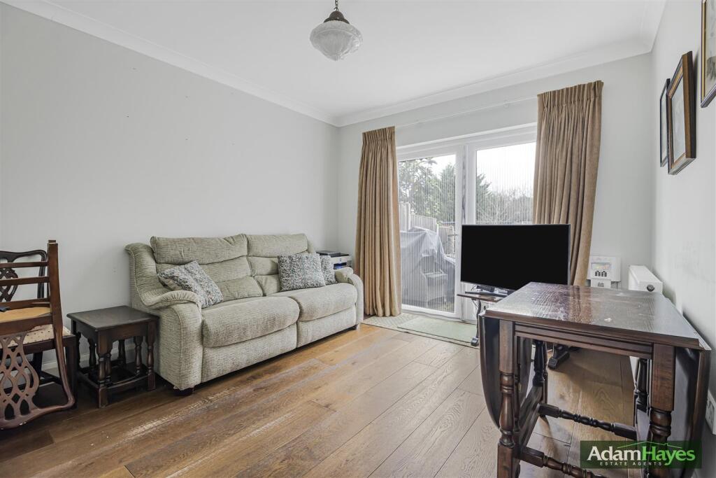 Westbury Grove, North Finchley, N12 photo 2
