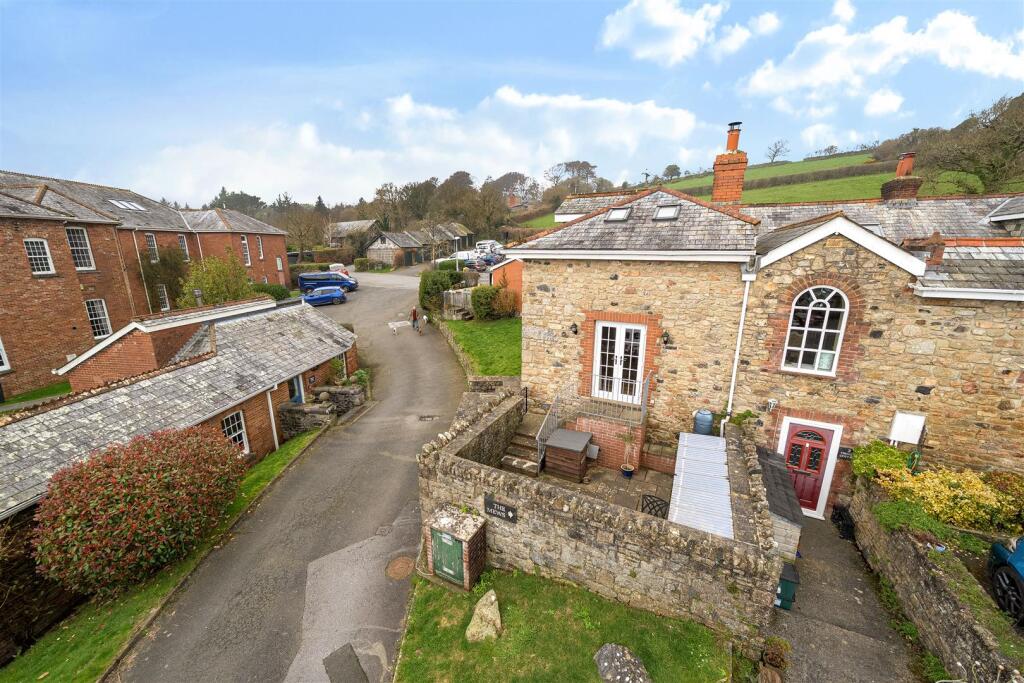 Main image of property: The Mews, Moorhaven