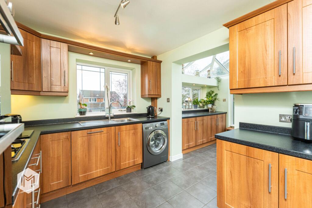 Croyde Close, Bolton, BL2 photo 5