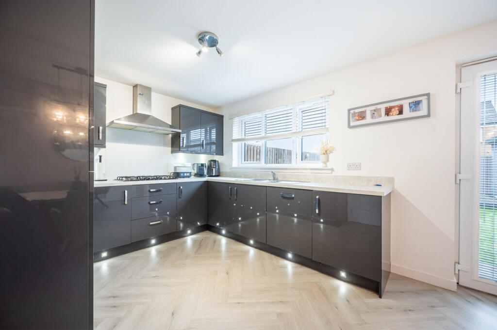 House in Glasgow, Darnley Mains, Darnley - View 5