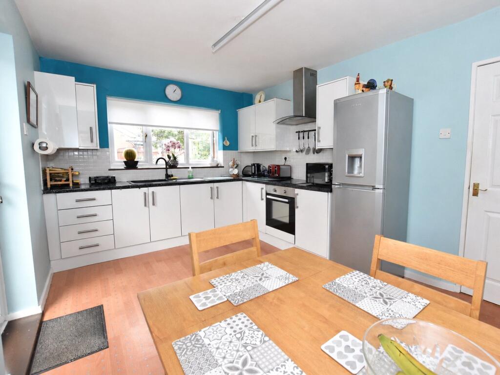 House in Wirral, Liverpool City Region - More