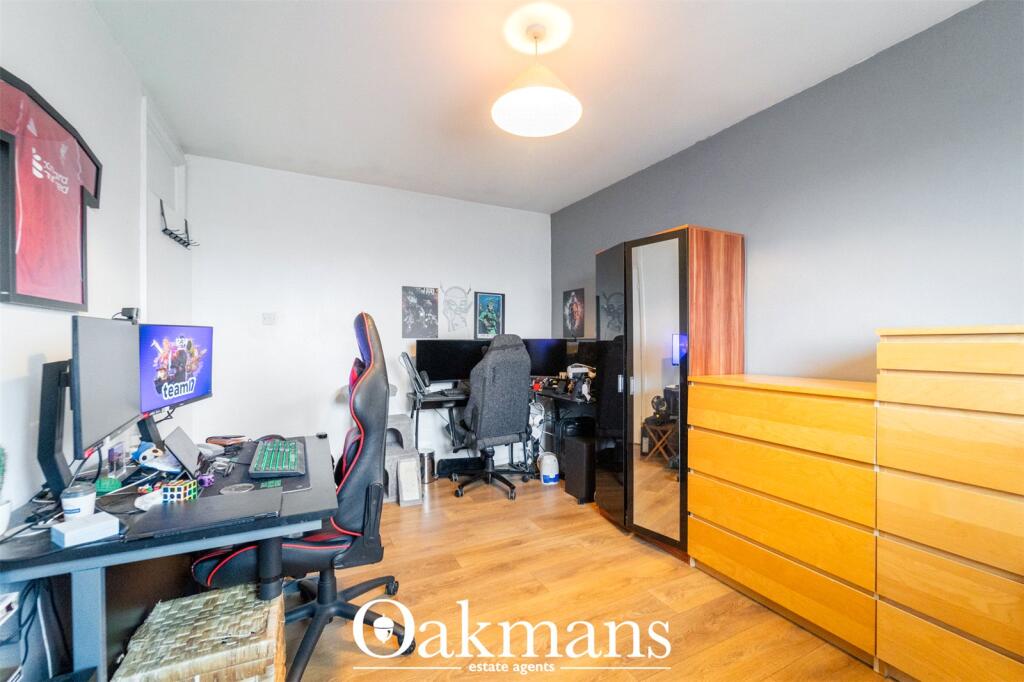 Apartment in Birmingham, Rednal - More