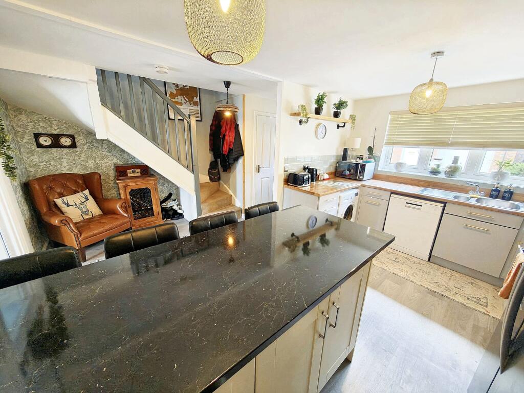 Thirsk Drive, Trowbridge, BA14 photo 4