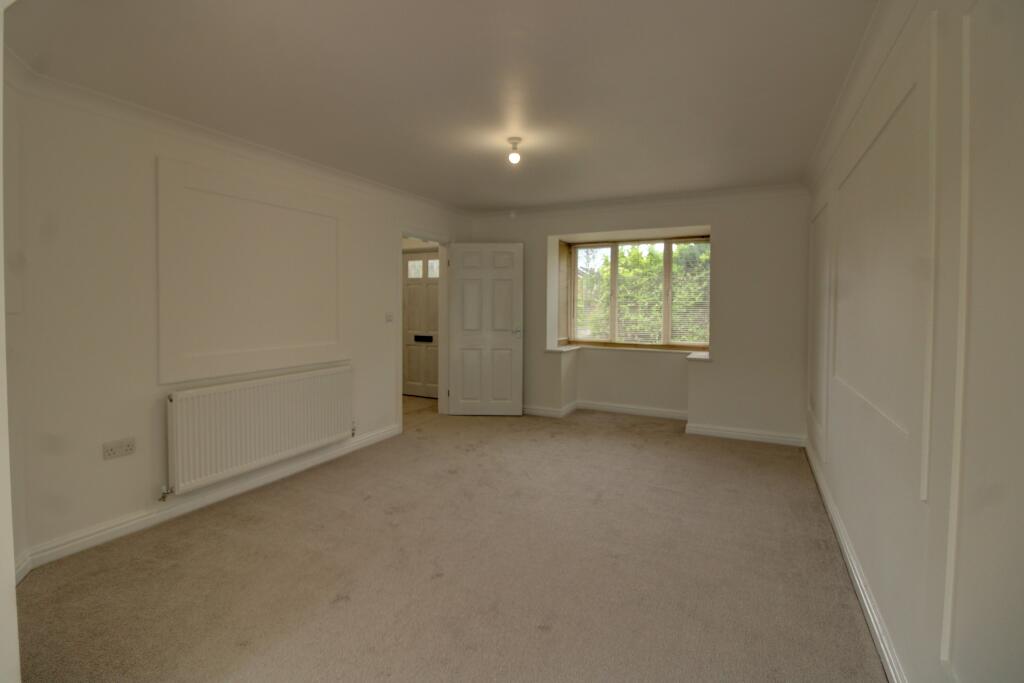 Flowers Close, Blackburn, BB2 photo 4