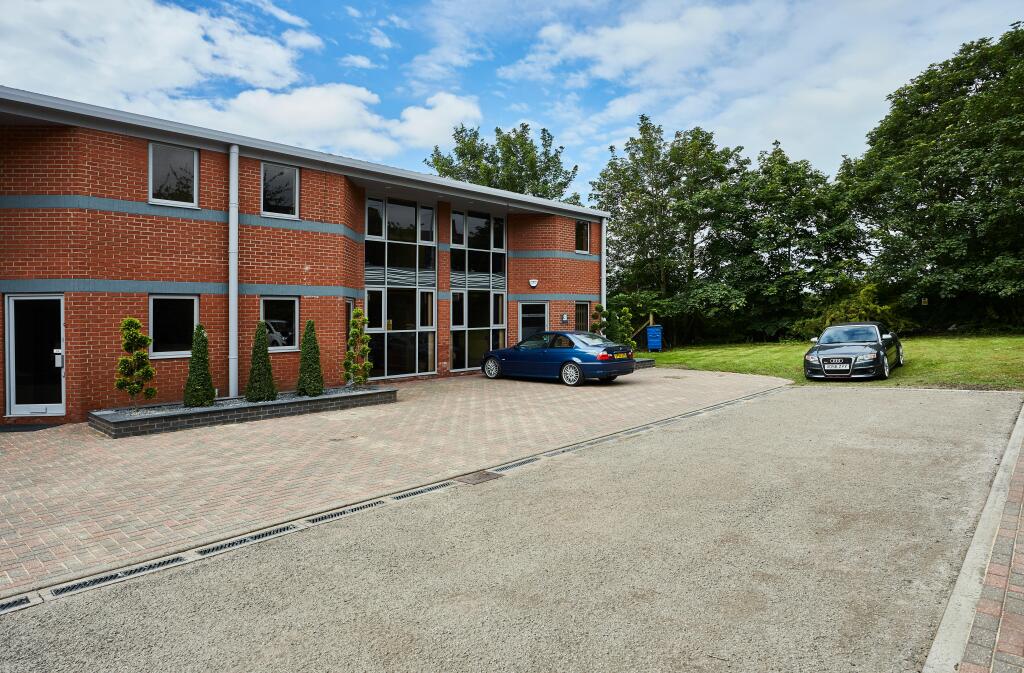 Brickfield Business Centre 14.jpg