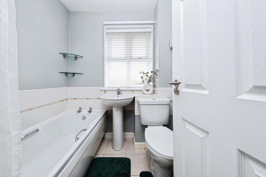 House in Bicester - View 5