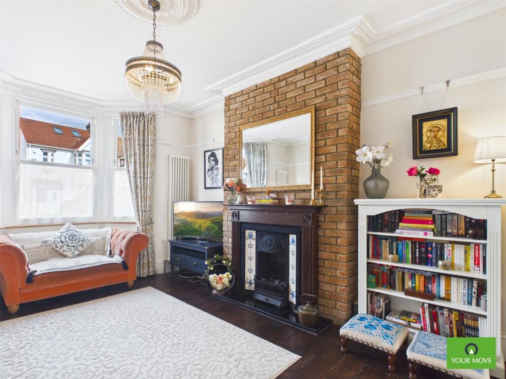 House in London, Gidea Park - More