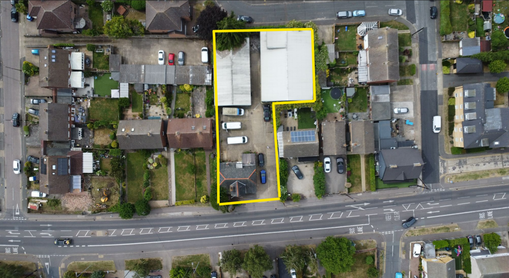 Main image of property: 286 London Road, Benfleet, Essex SS7 5XR