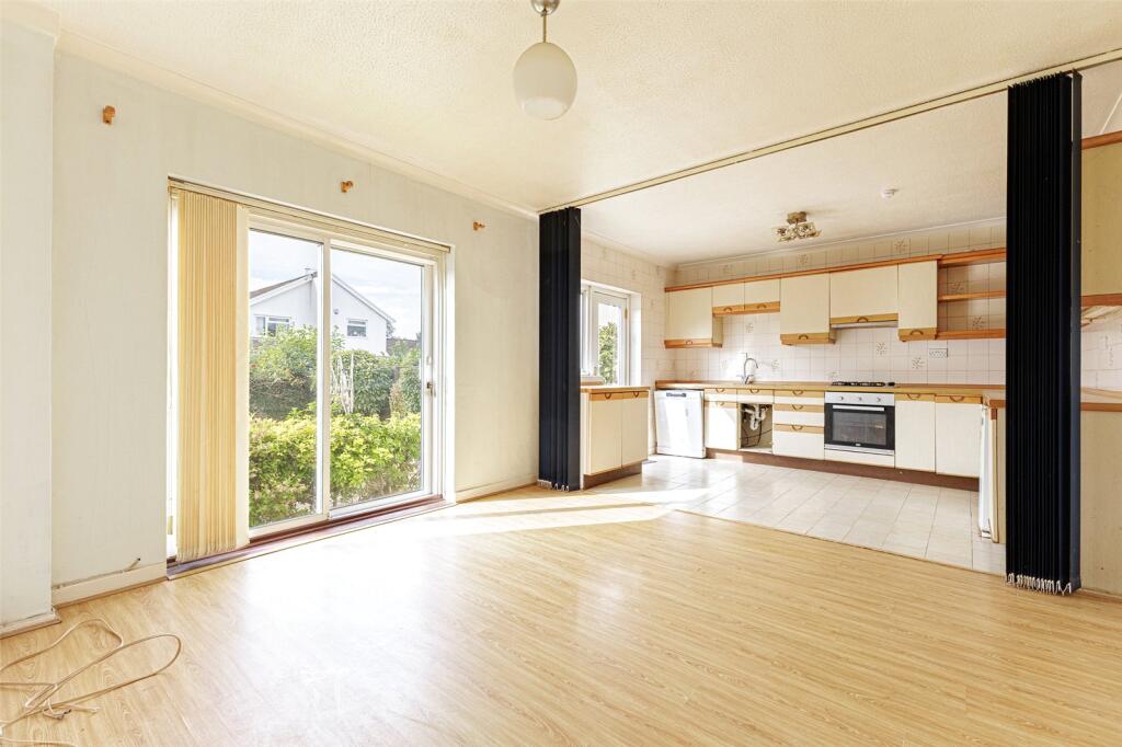 House in Cardiff, Lisvane - More