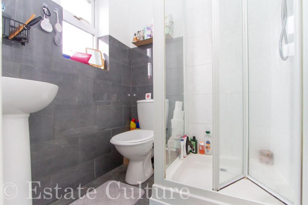 Apartment in Coventry, Paradise - View 5