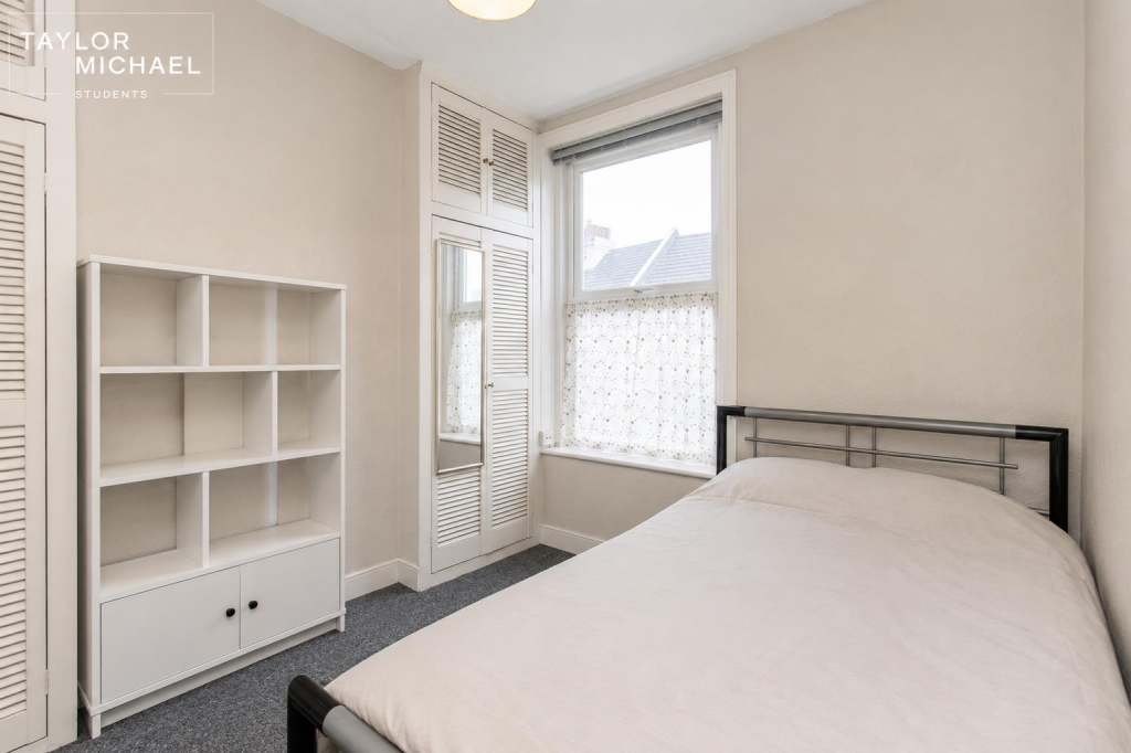 House in Brighton, Whitehawk - View 5