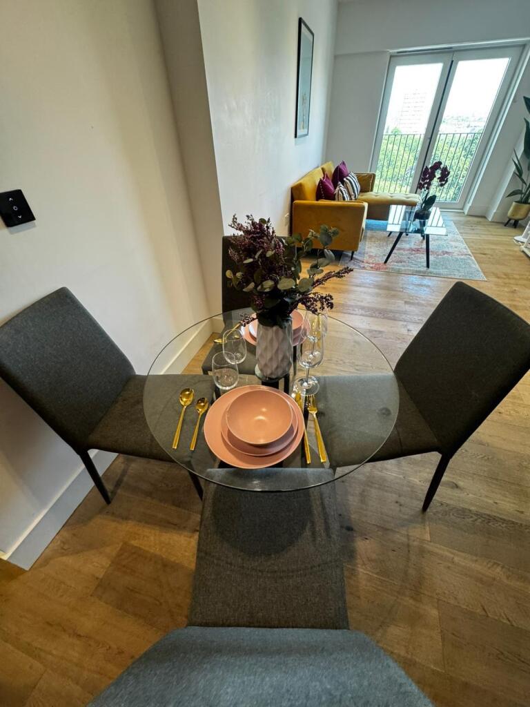 Apartment in London - View 3