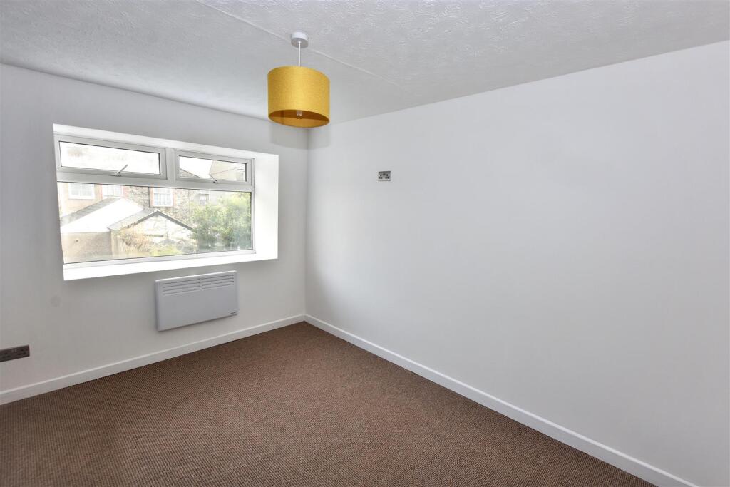 Apartment in Truro - More