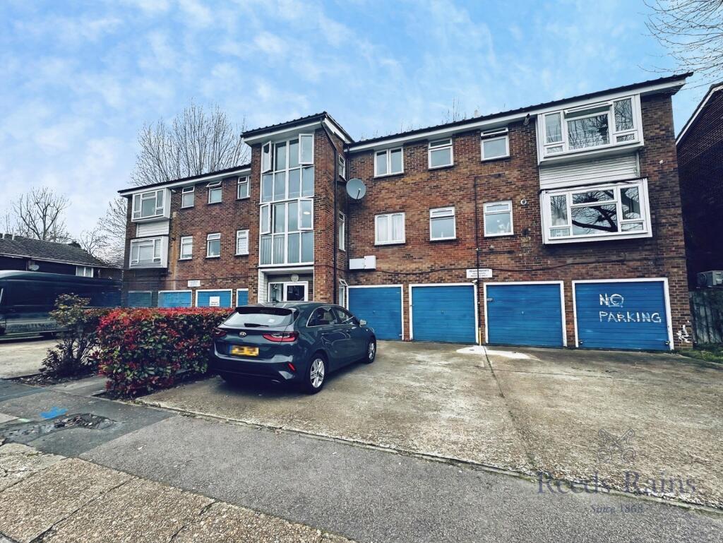Main image of property: Bledlow Close, London, SE28