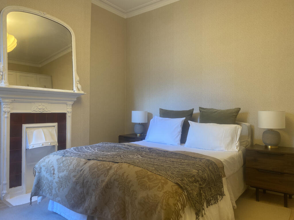 Apartment in London - More