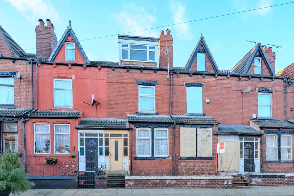 Main image of property: St. Ives Mount, Leeds, West Yorkshire