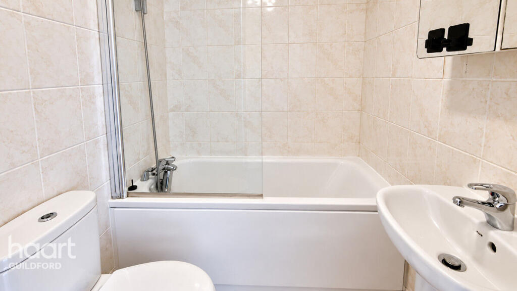 Apartment in Guildford, Abbotswood - View 5
