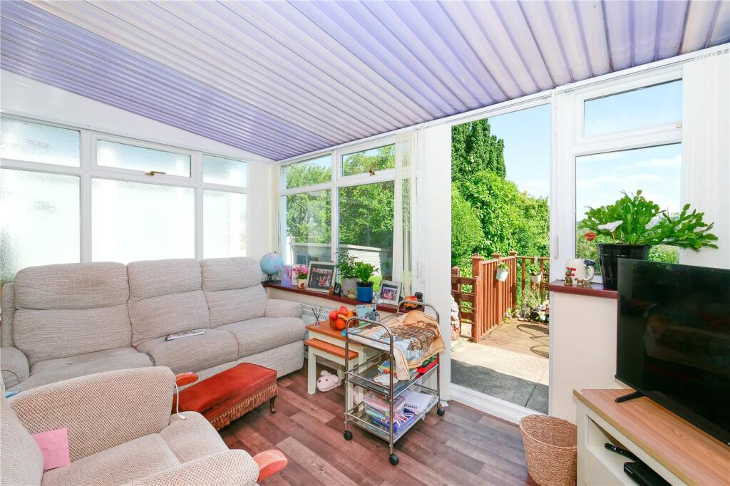 House in Bradford, Baildon - View 4
