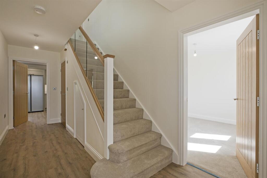 House in Bradford - View 2