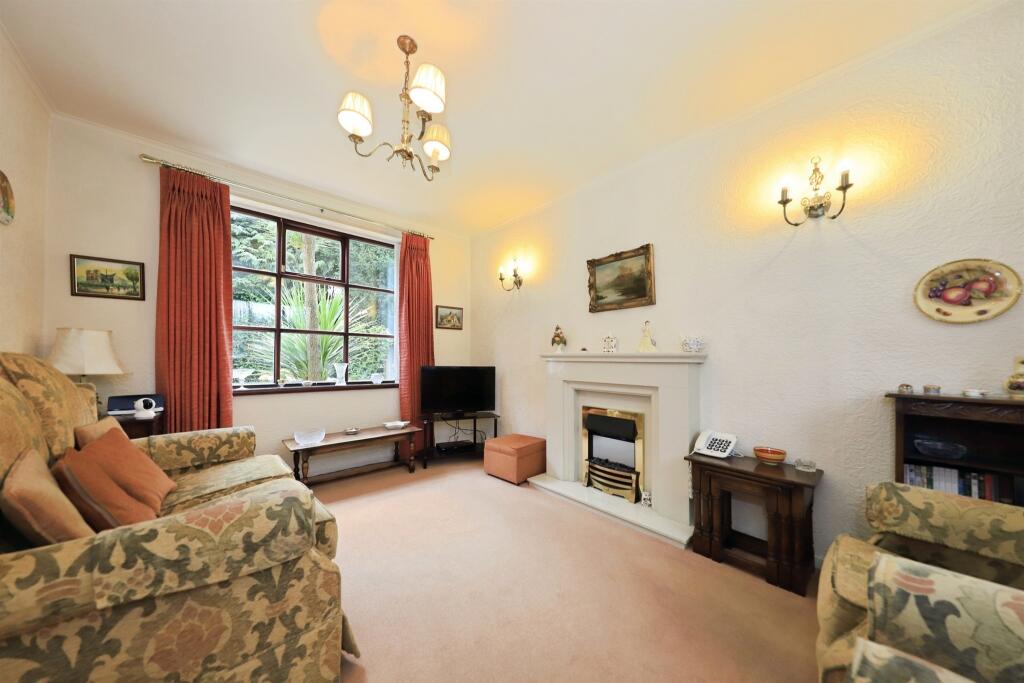 Central Avenue, Bilston - View 5