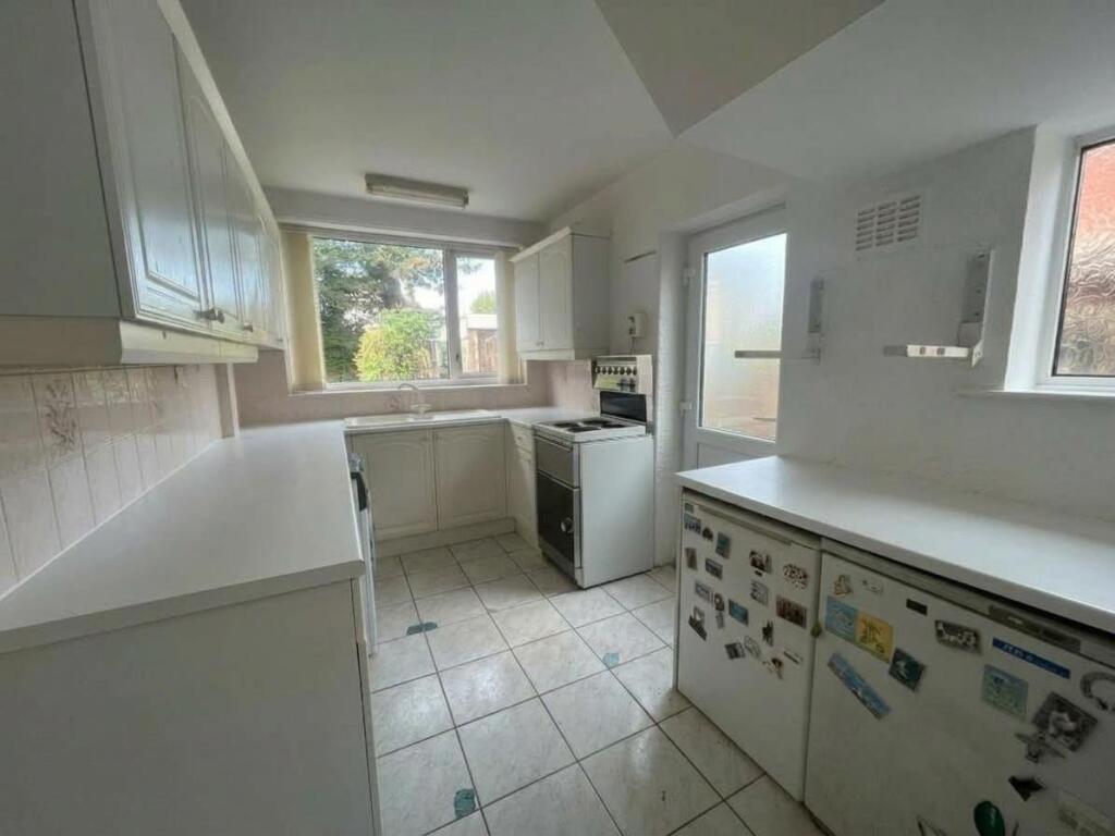 St Austell Drive, Heald Green, Cheadle photo 3