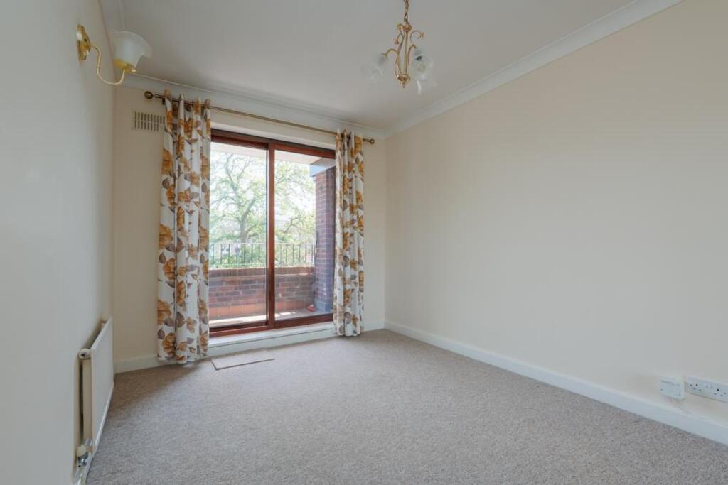 Lindsay Road, The Oasis, BH13 photo 4
