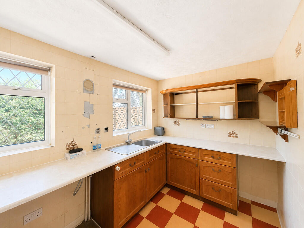 House in Southampton - More