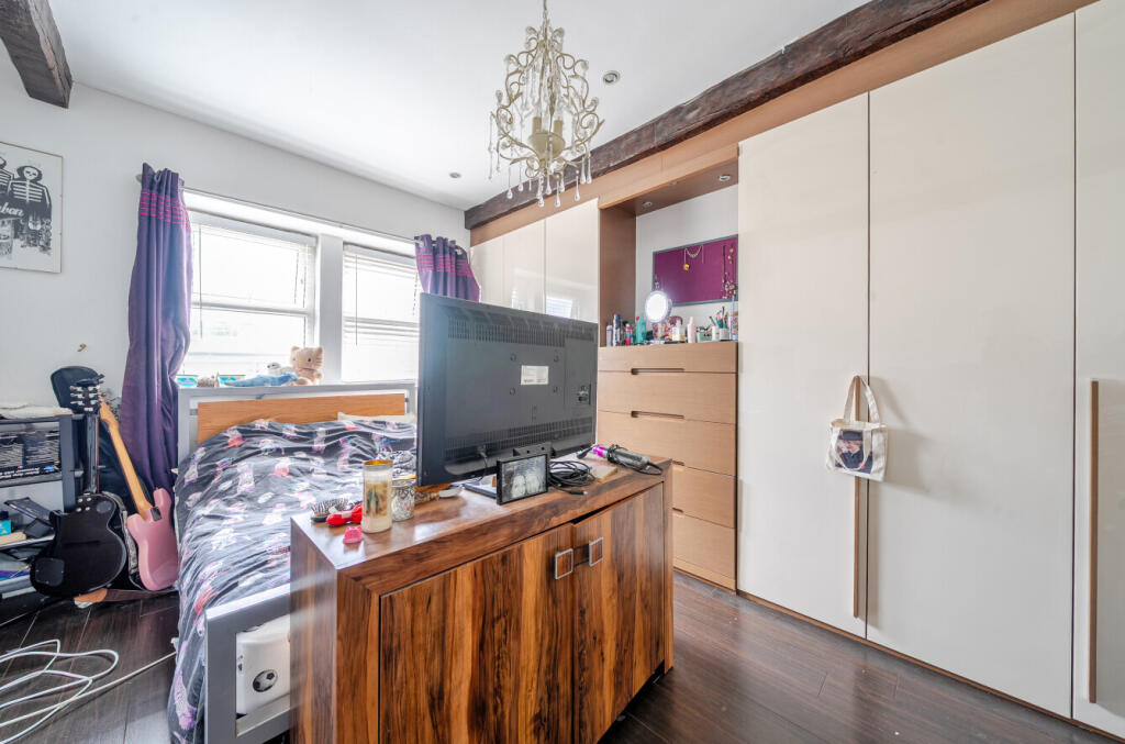 Woodland View, Calverley, Pudsey, West Yorkshire, UK, LS28 - More