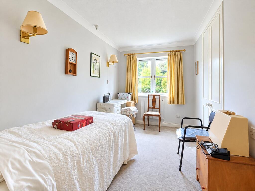 Apartment in Lymington - View 5