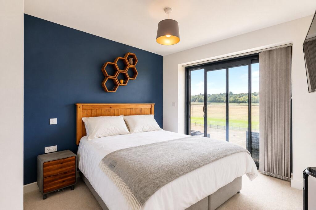 Apartment in Reading, Greenham - View 4