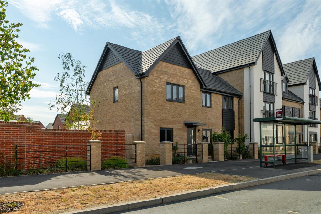 Main image of property: Buckler Ride, Crowthorne, Berkshire, RG45 6HQ