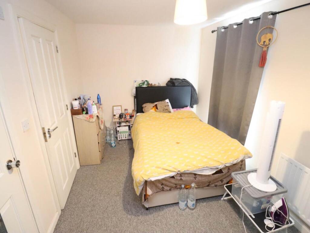 Aviation Avenue, Hatfield, Hertfordshire - View 5