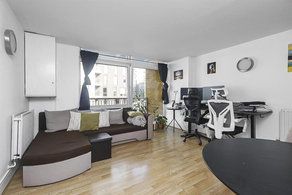 Main image of property: Cassilis Road E14