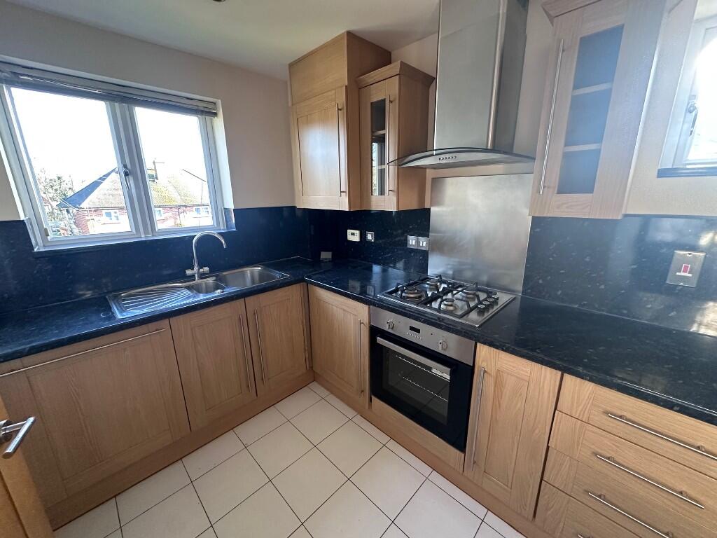 New Road, Ascot, Berkshire, SL5 photo 4
