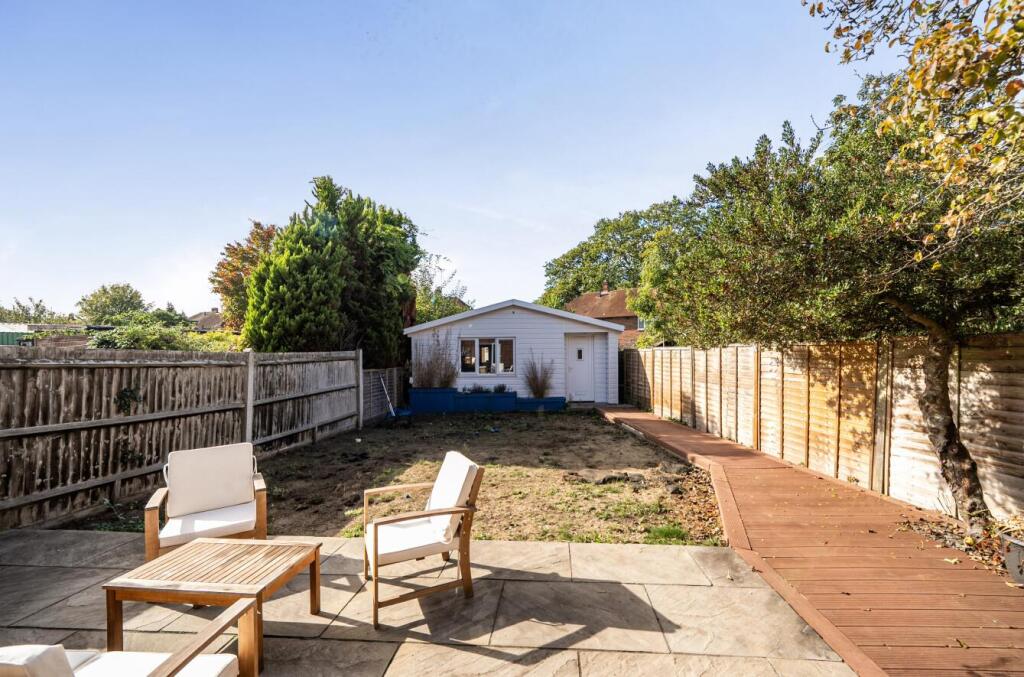 House in Guildford - View 5