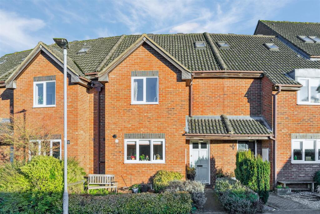 Main image of property: Twin Foxes, Woolmer Green, Knebworth