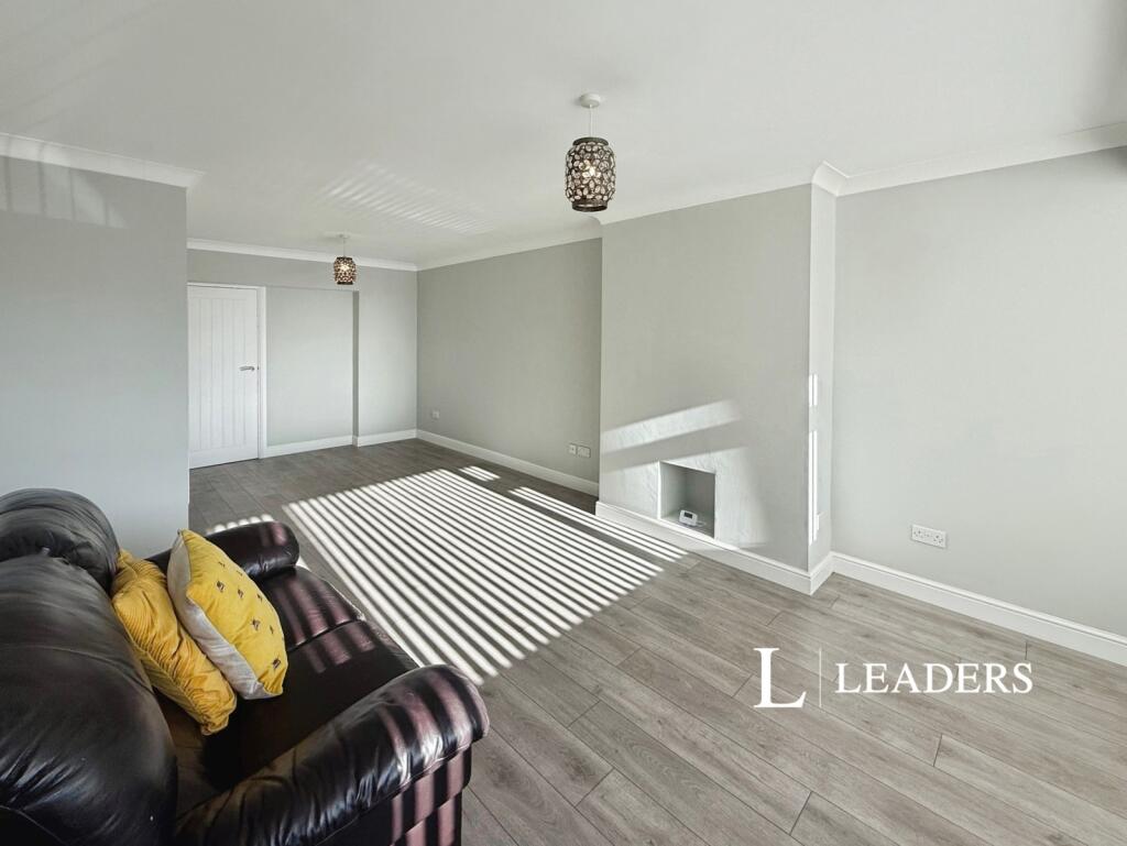 House in Stoke-on-Trent - View 3